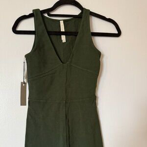 NWT Aritzia Contour Vneck Romper Small